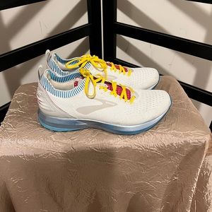 Brooks Women's Sneakers Grey Blue Yellow Levitate 2 Running Energize Me 1202911